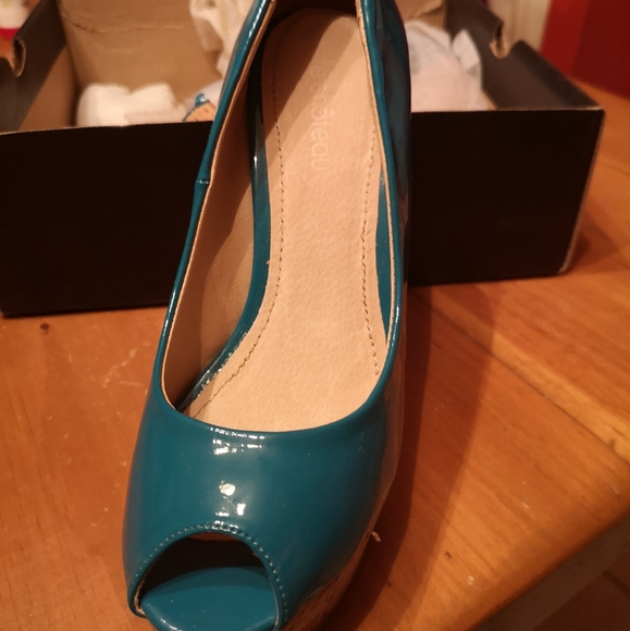 NEW ☀️☀️ Aqua Wedge Shoes - Picture 2 of 5